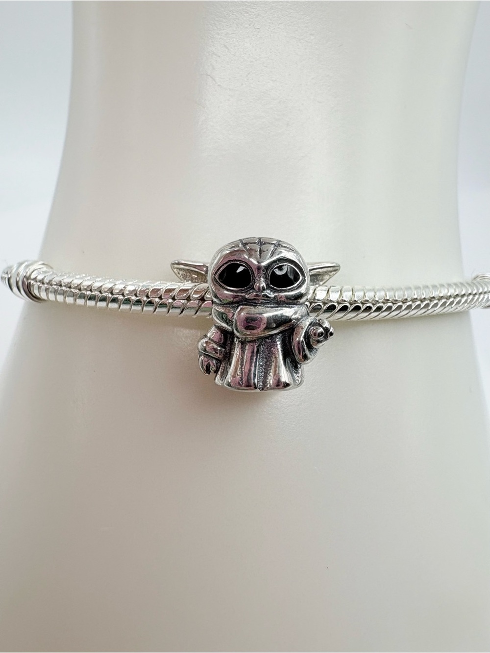 Pandora Star Wars Mandalorian Baby Yoda S925 charm
